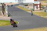 enduro-digital-images;event-digital-images;eventdigitalimages;mallory-park;mallory-park-photographs;mallory-park-trackday;mallory-park-trackday-photographs;no-limits-trackdays;peter-wileman-photography;racing-digital-images;trackday-digital-images;trackday-photos
